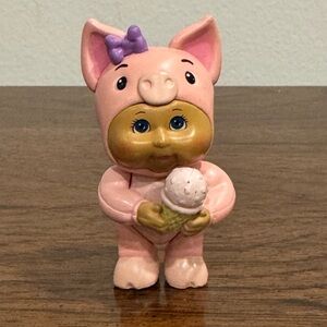 2021 Cabbage Patch Kids Cutietown 3" PVC Figure Pink Paisley Pig Ice Cream